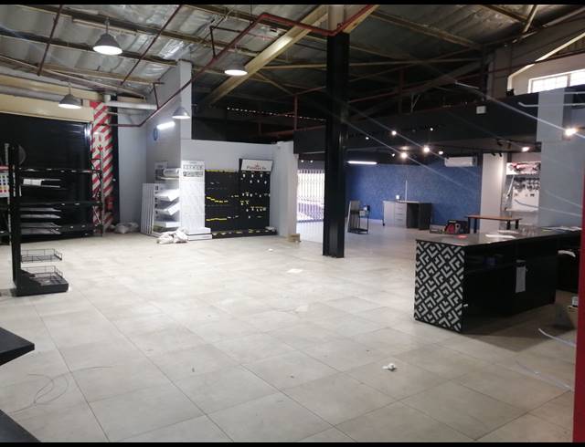 1,630M² WAREHOUSE TO LET IN WESTMEAD
